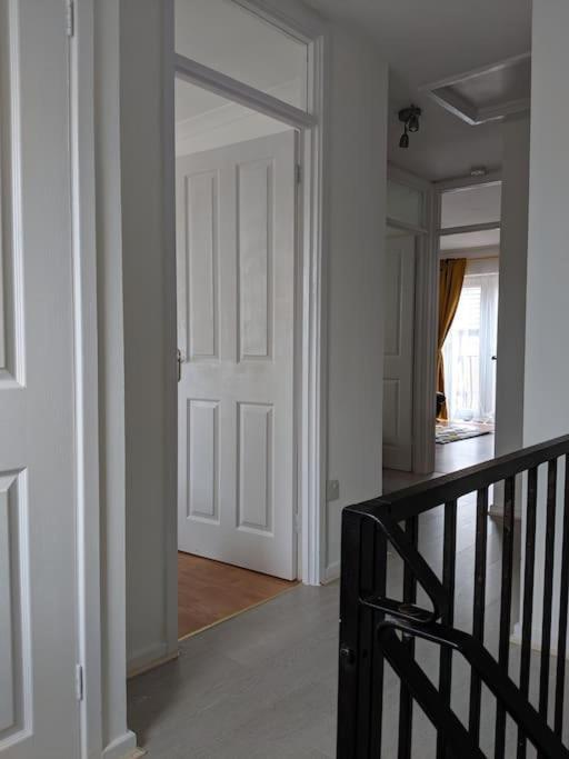 Private 2 Bed Flat Close To Excel & City Airport Londres Exterior foto