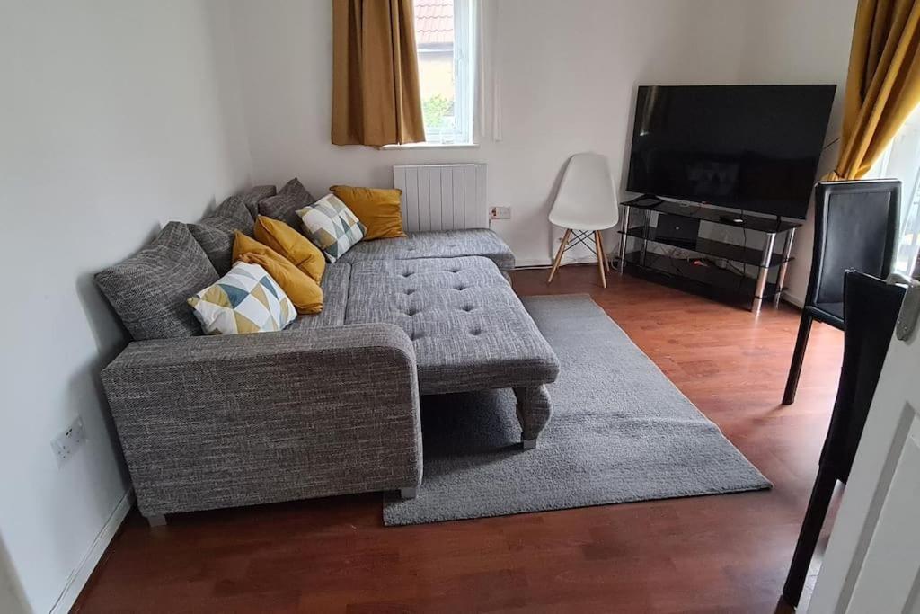 Private 2 Bed Flat Close To Excel & City Airport Londres Exterior foto
